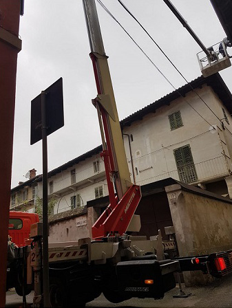  	PIATTAFORMA AUTOCARRATA DA 23.5MT