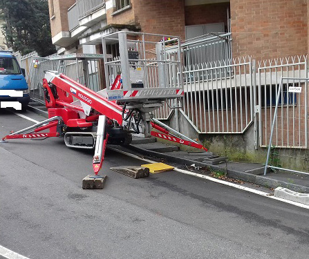  	PIATTAFORMA CINGOLATA DA 22MT